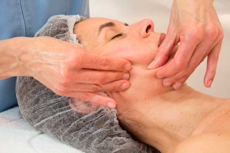 Técnica del masaje bioregenerante facial